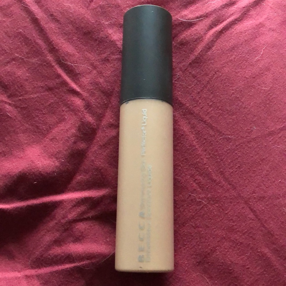 Becca liquid highlighter